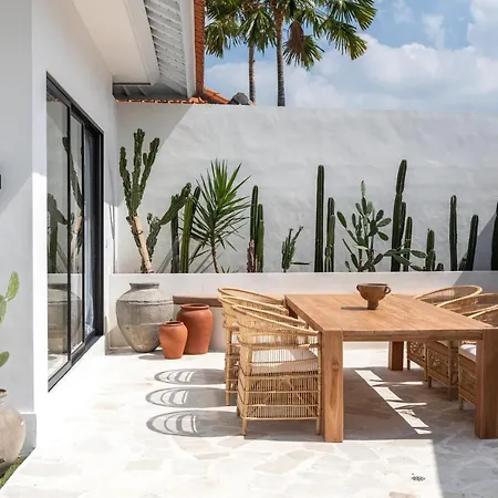 Villa La Luz 2Bdr Mediterranean Villa Canggu